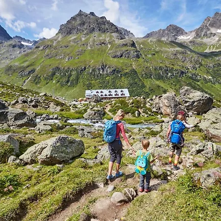 Holiday home Ferienwohnung Sonnenschein Galtuer
